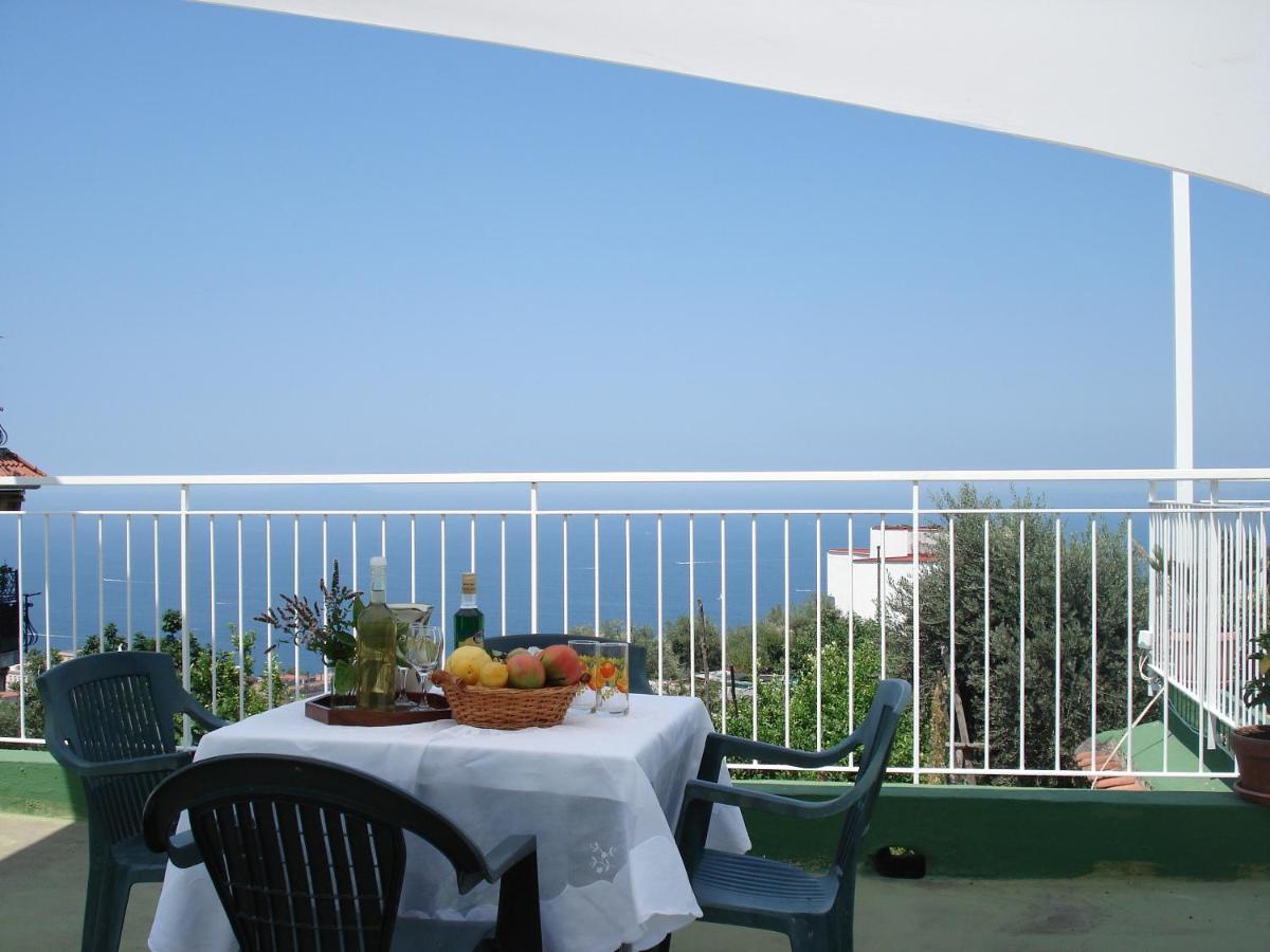 Olindo Apartment E Cristina Apartments Vico Equense Exteriör bild